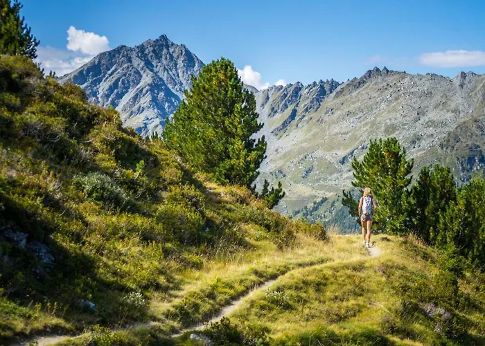 Charming With Balcony アパート