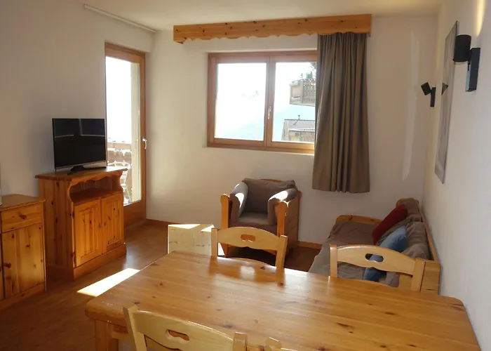 Charming With Balcony アパート